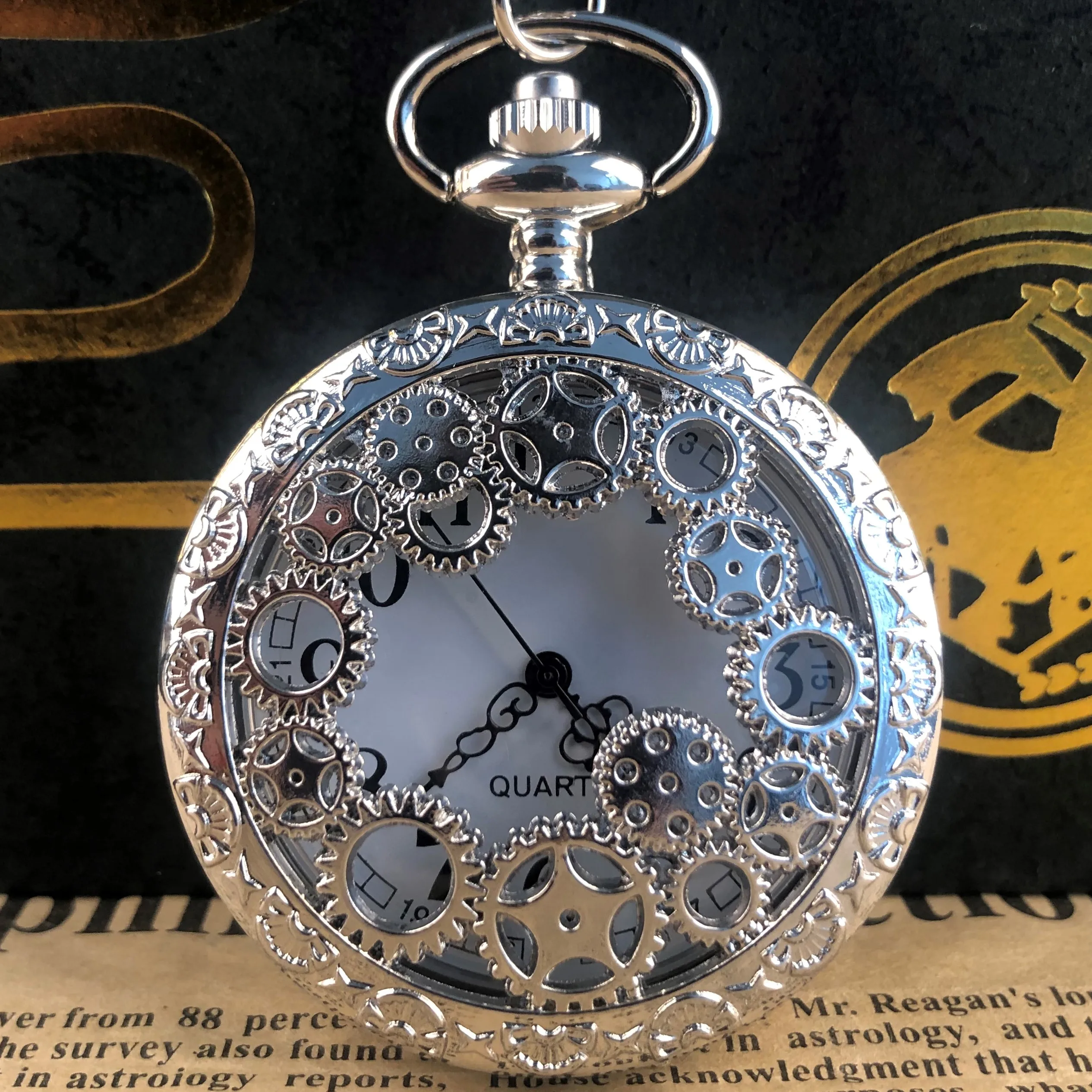 

Silver Hollow Pinion Quartz Pocket Watch Personality Skeleton Gear Necklace Pendant Unisex Student Popular Gifts reloj hombre