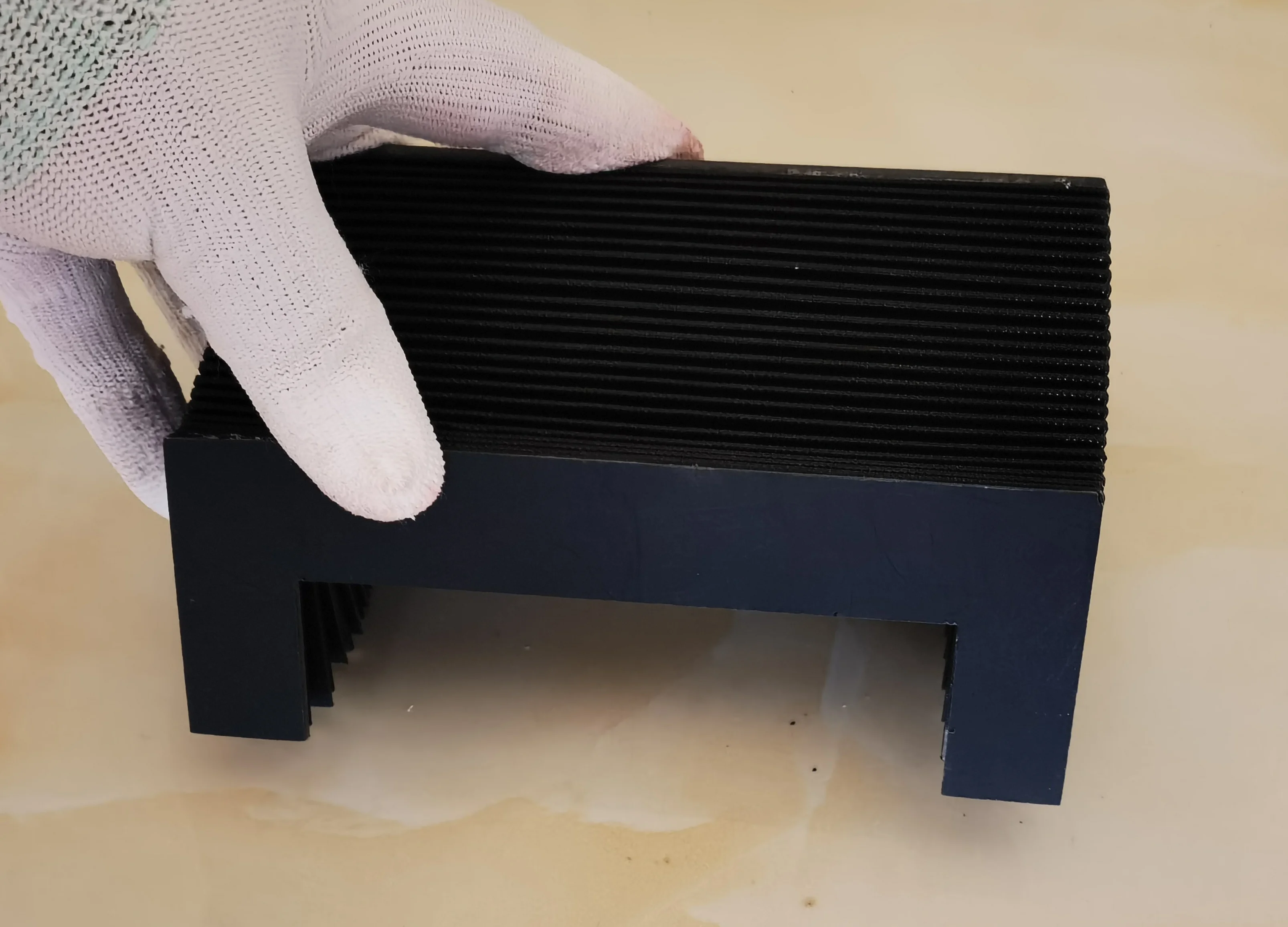 Milling machine corrugation  guide rail protection, inner: 150 mm x 25mm, outer: 190 mm x 45 mm, Lmax 500 mm