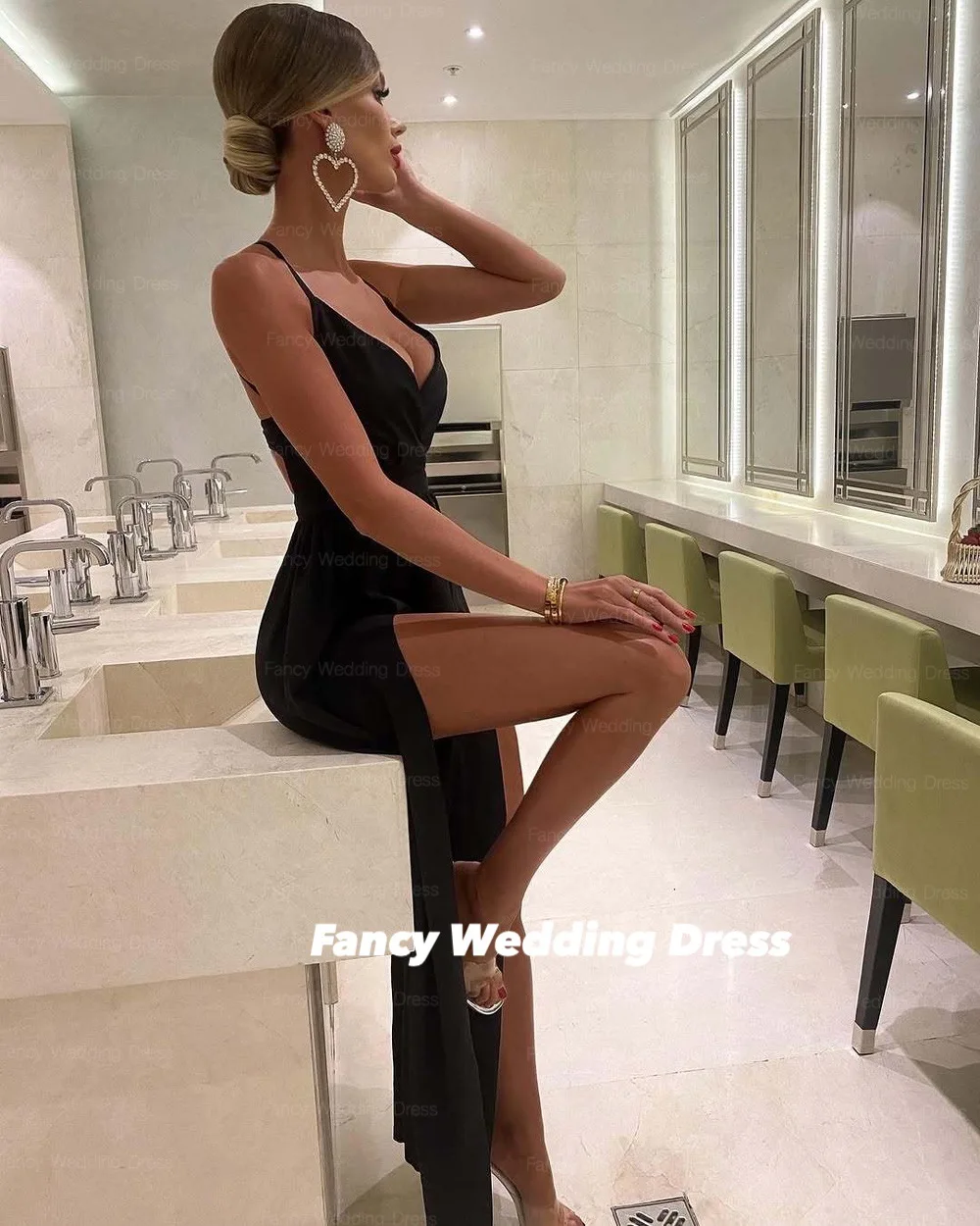 Abito da sera sexy fantasia con scollo a V profondo Una linea di abiti da ballo con spacco alto Lunghezza pavimento Abiti da cerimonia senza maniche Personalizzati