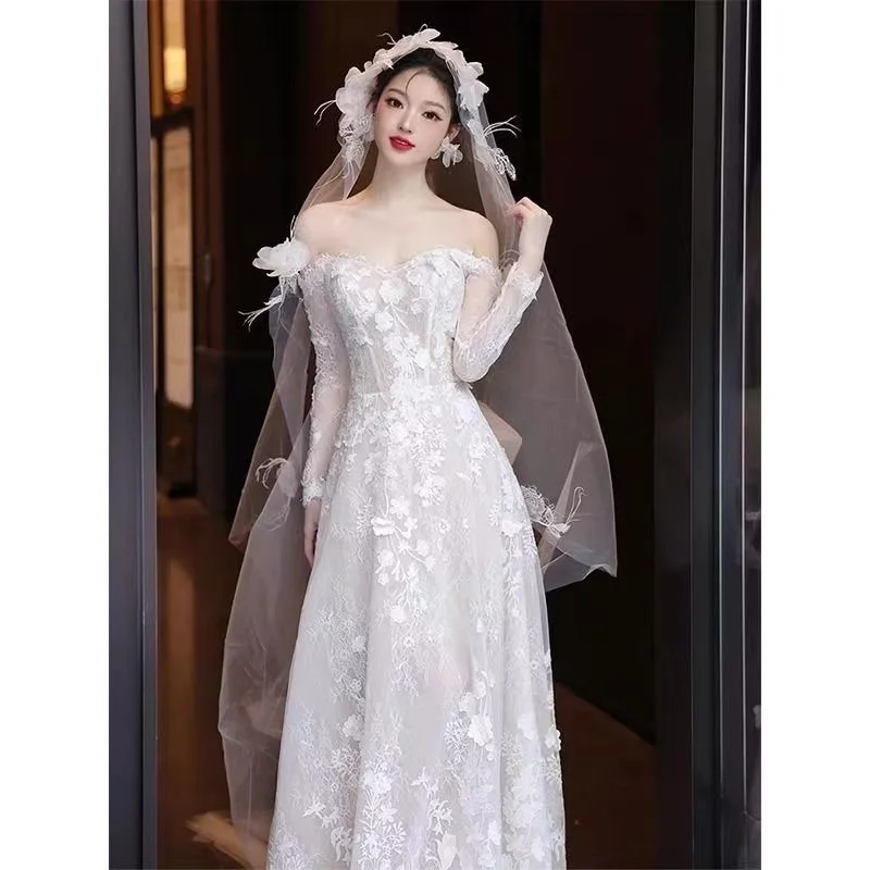 

023Evening Wedding Dress Is Simple, Light and Luxurious