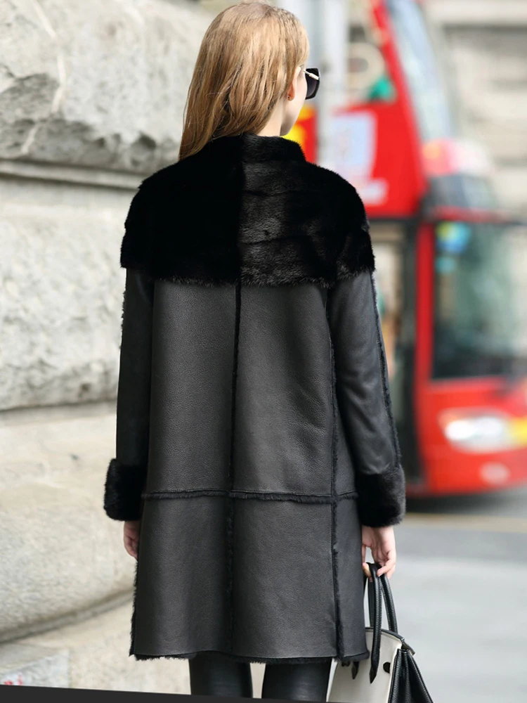 เสื้อโค้ทขนแกะแท้ KMETRAM พร้อมขนแกะติดตัว แฟชั่นระดับไฮเอนด์ สีดำยาว ฤดูหนาว 2025 เสื้อแจ็คเก็ตผู้หญิง ขนสัตว์สำหรับผู้หญิง