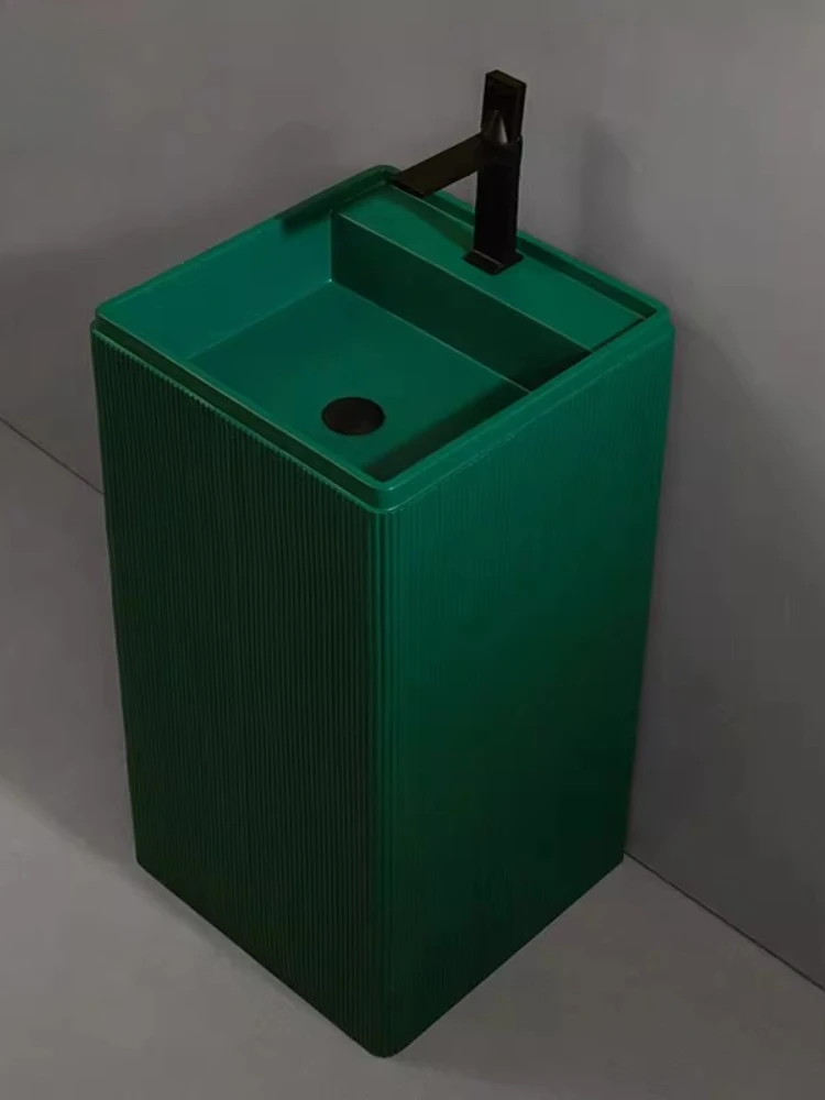 

Скандинавская тумба-умывальник с интегрированной раковиной, темно-зеленая, простая модель.