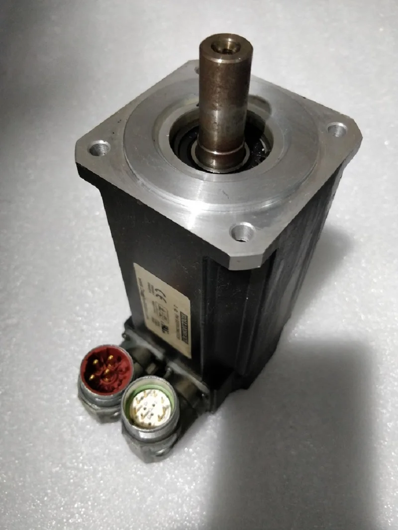 KOLLMORGEN AKM32D-ANCNR-00 Servo motor