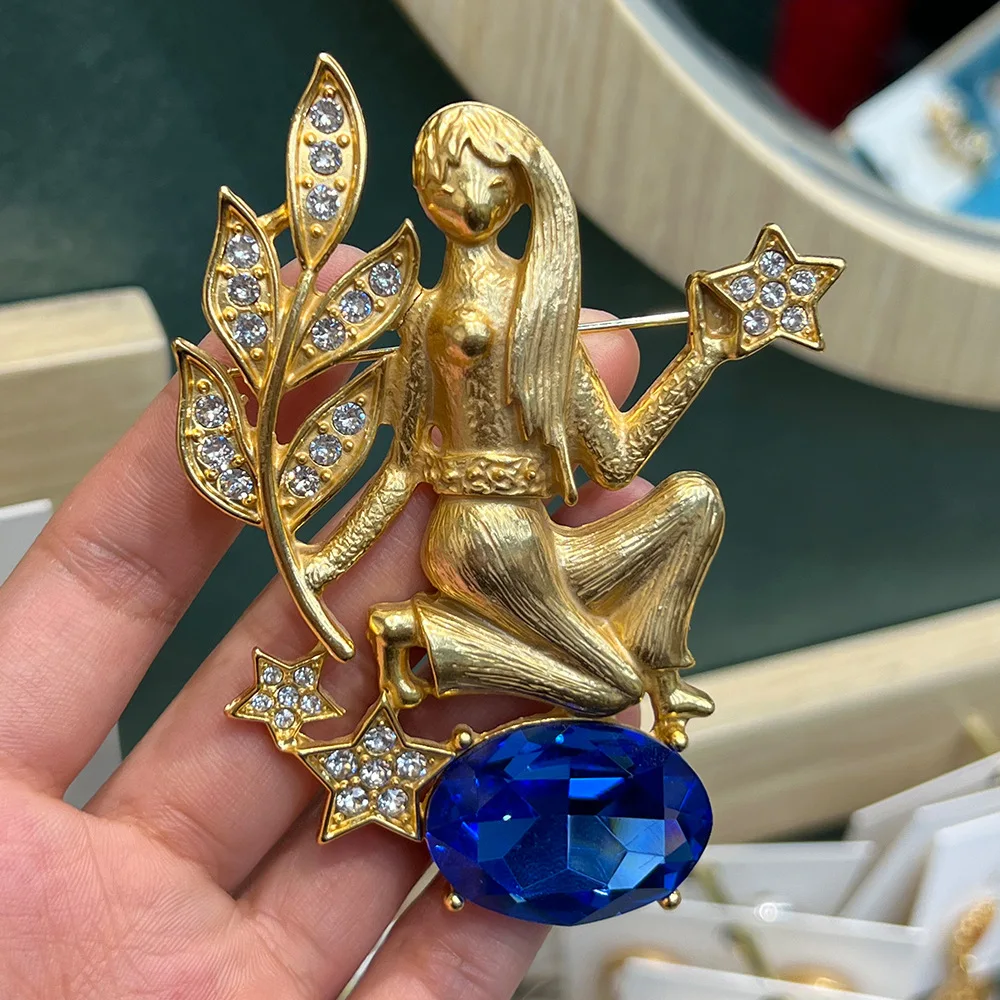 Greece Muse Plain gold vintage Sapphire Premium Sense Cross-border foreign trade Premium Sense Delicate high-end brooch Female