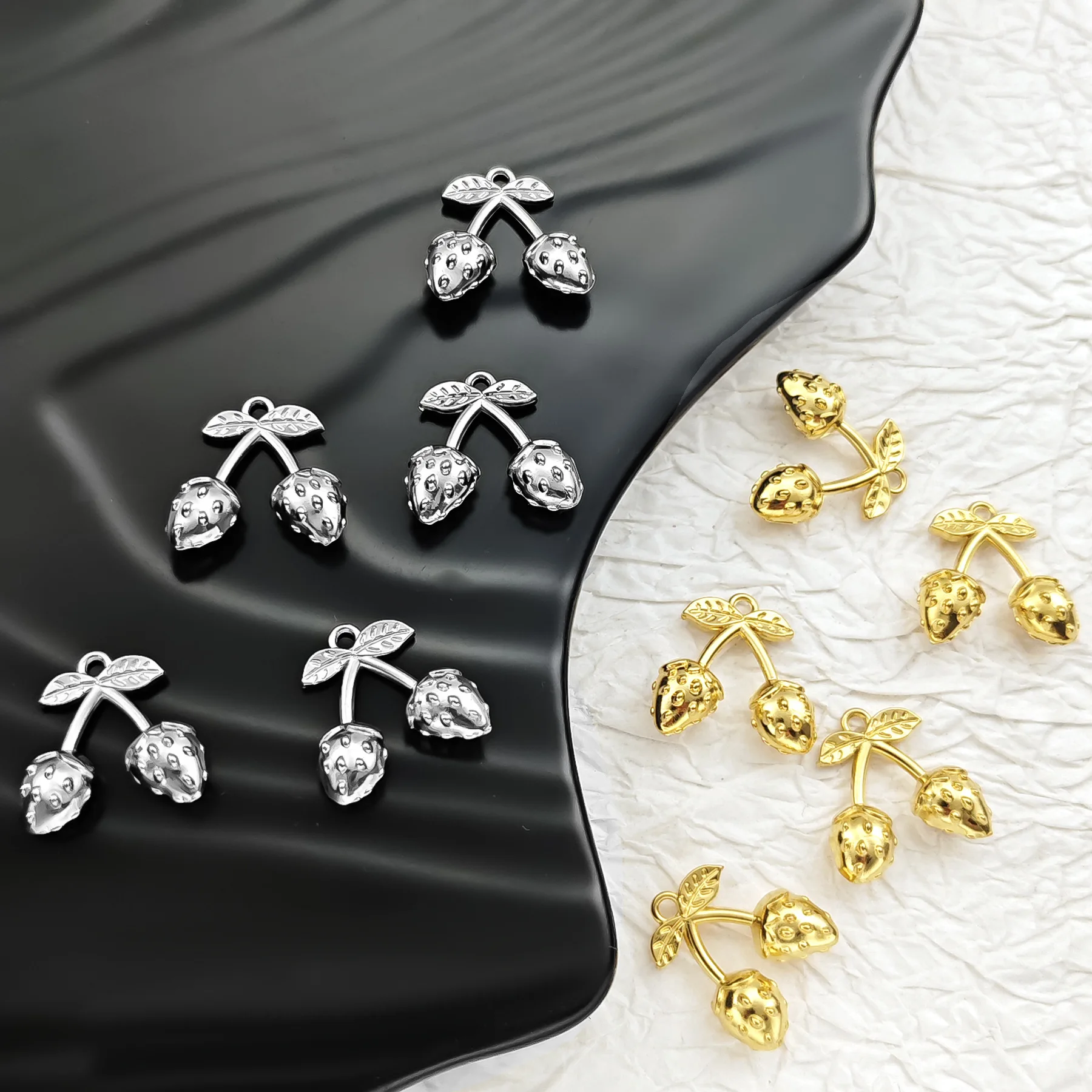 

3Pcs Fine Polishing Stainless Steel Charms Fruit Strawberry Pendant for Jewelry DIY Craft Earrings Necklace Bracelet Accessories