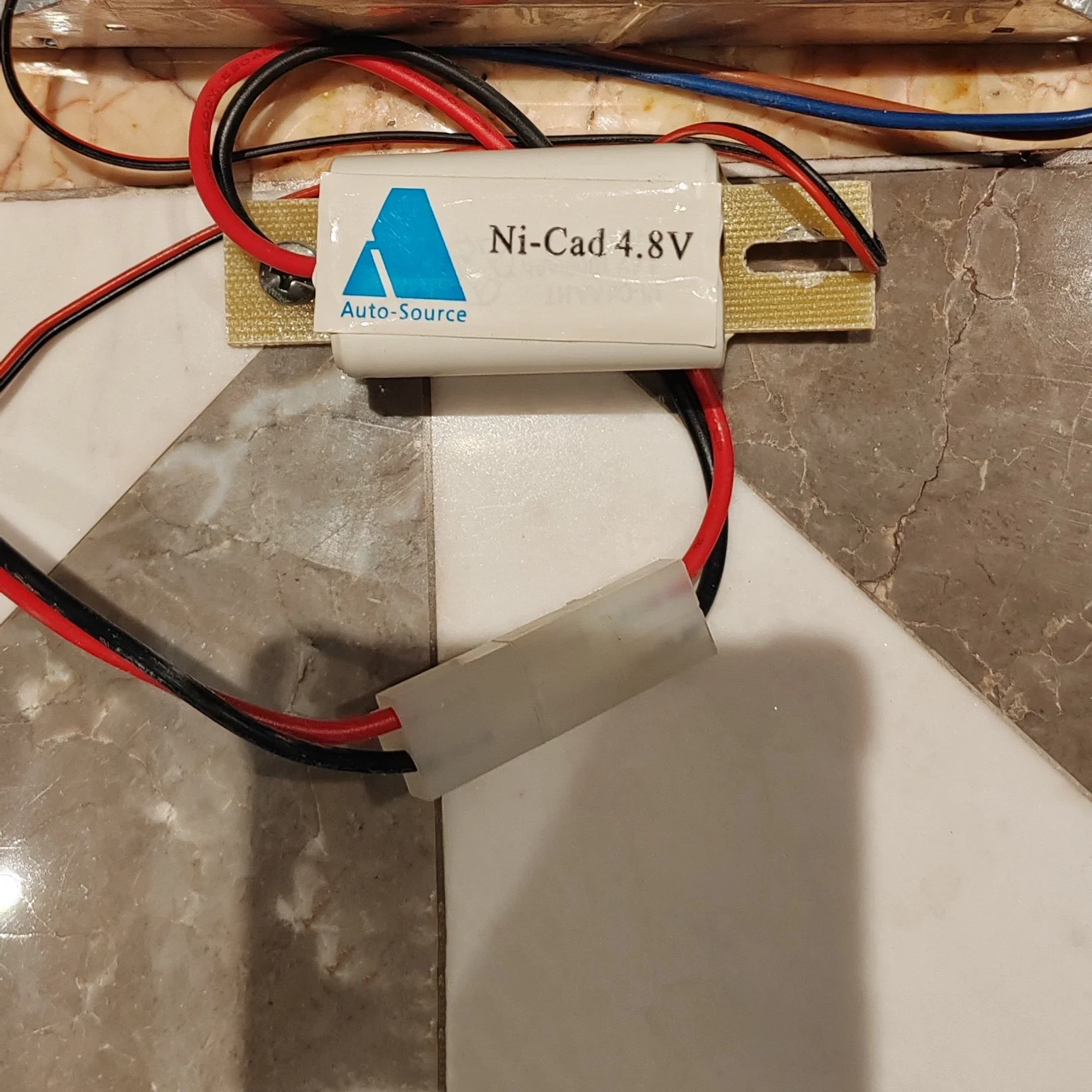 Nueva batería para luz de emergencia AA800mA 4.8V NI-CD BATERÍA RECARGABLE 14.4V KMA 800mA