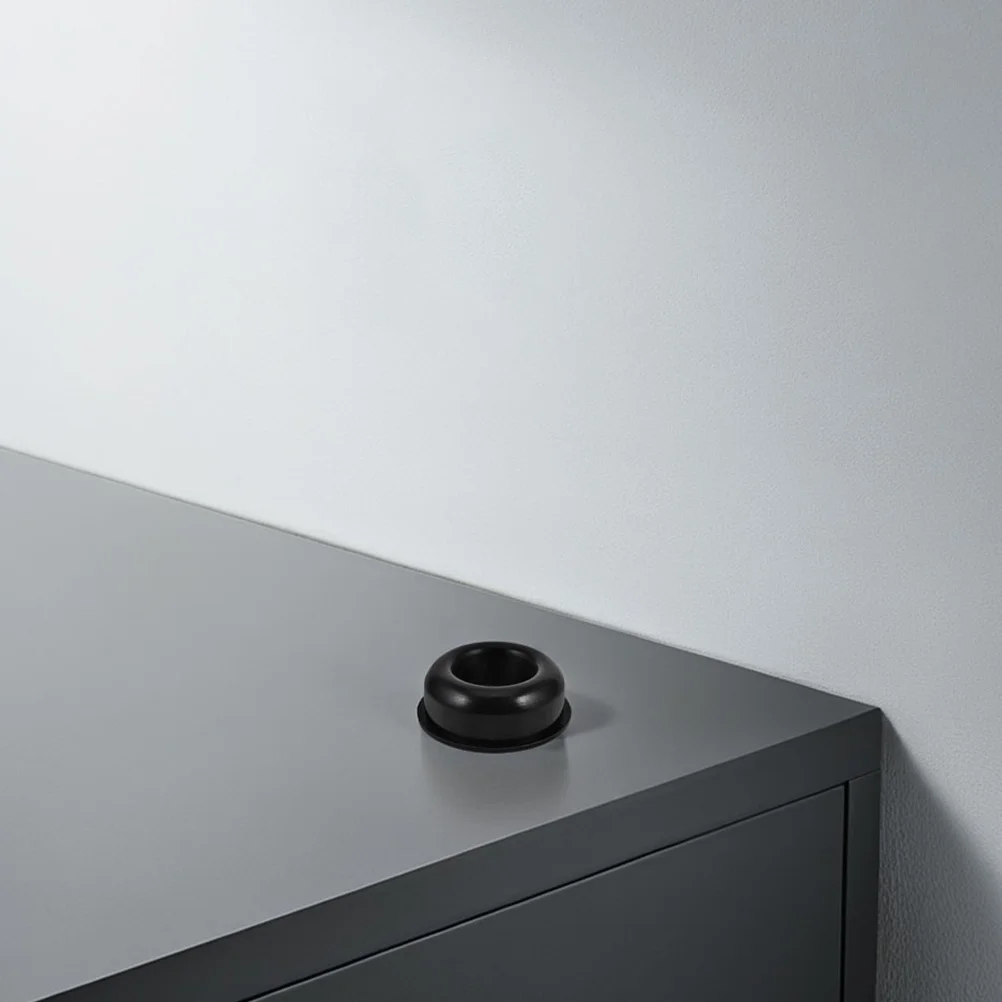 

4Pcs Punching Bag Base Hole Covers Plastic Caps Water Inlet Plugs Boxing Training Accessories Sandbag Stand Replacement Parts