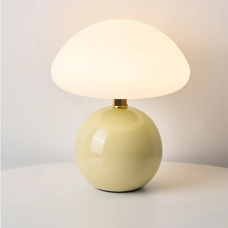 

Керамическая настольная лампа в виде гриба, скандинавский кремовый стиль, спальня, прикроватная тумбочка, гостиная и столовая, настольная лампа, атмосфера, настольная лампа