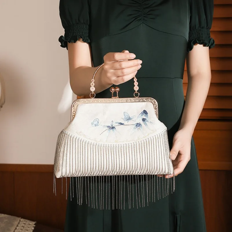 

Chinese Style Embroidery Print Evening Bags Beading Tassel Samll Clutch Metal Handle Handbags for women Party Shoulder Bags 2026