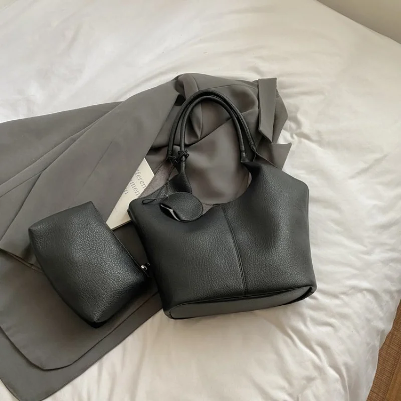 

Luxury Brand Leather Women's Crossbody Bag Fashionable Popular Classic Stylish Embellishment Elegant Paris Vintage Daily Bag​