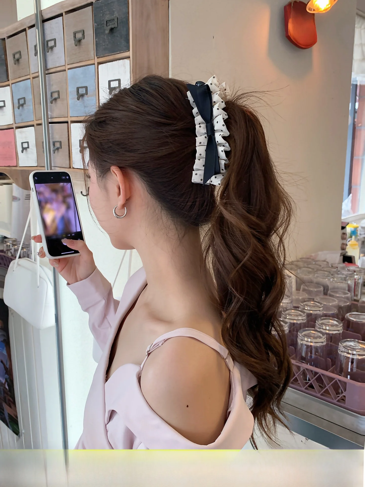 presilha-de-cabelo-estilo-coreano-com-poas-e-renda-na-borda-presilha-torcida-para-cabelo-presilha-vertical-de-alta-sensacao