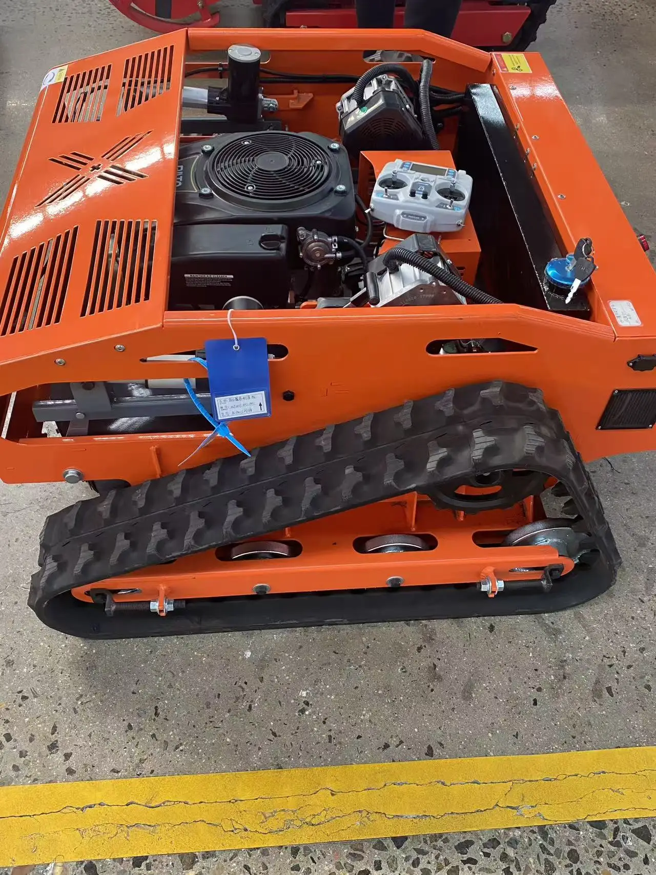 China New Design Self-propelled Crawler Lawn Mower  225cc  Automatic Remote Control Lawn Mower