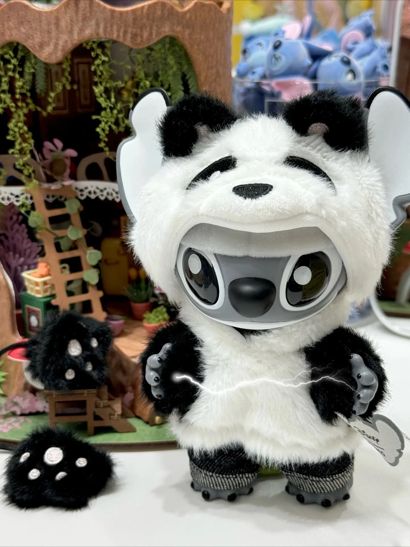 

Disney Stitch GenZ Street Vinyl Pendant Anime Figure Trendy Blind Box Collection Room Decoration Limited Edition Gift Toy