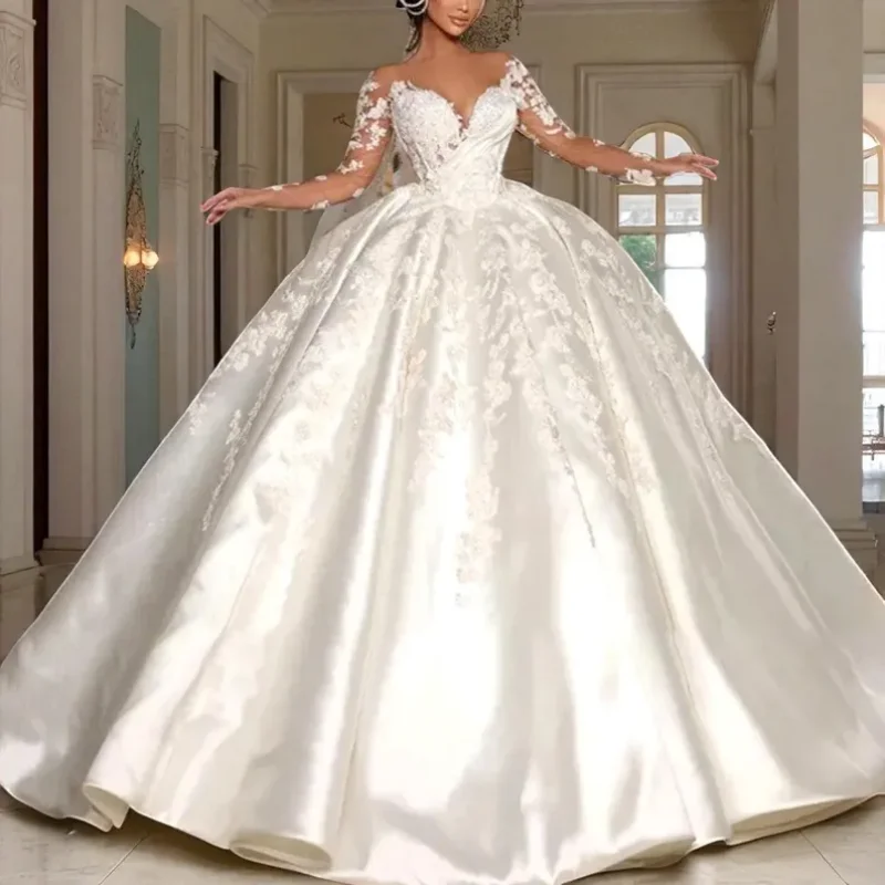 

Retro Sweetheart Princess Wedding Dress Satin Embroidered Lace Ball Dress Round Neck Long Sleeve Bridal Dress Customization