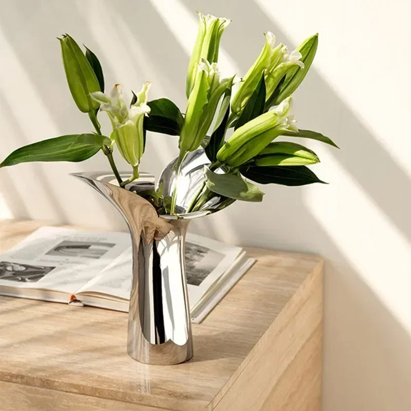 

Luxury Silver Petal Fish Tail Stainless Steel Vase, Living Room Decoration Flower Arrangement, Candle Holder, Scandinavian Style