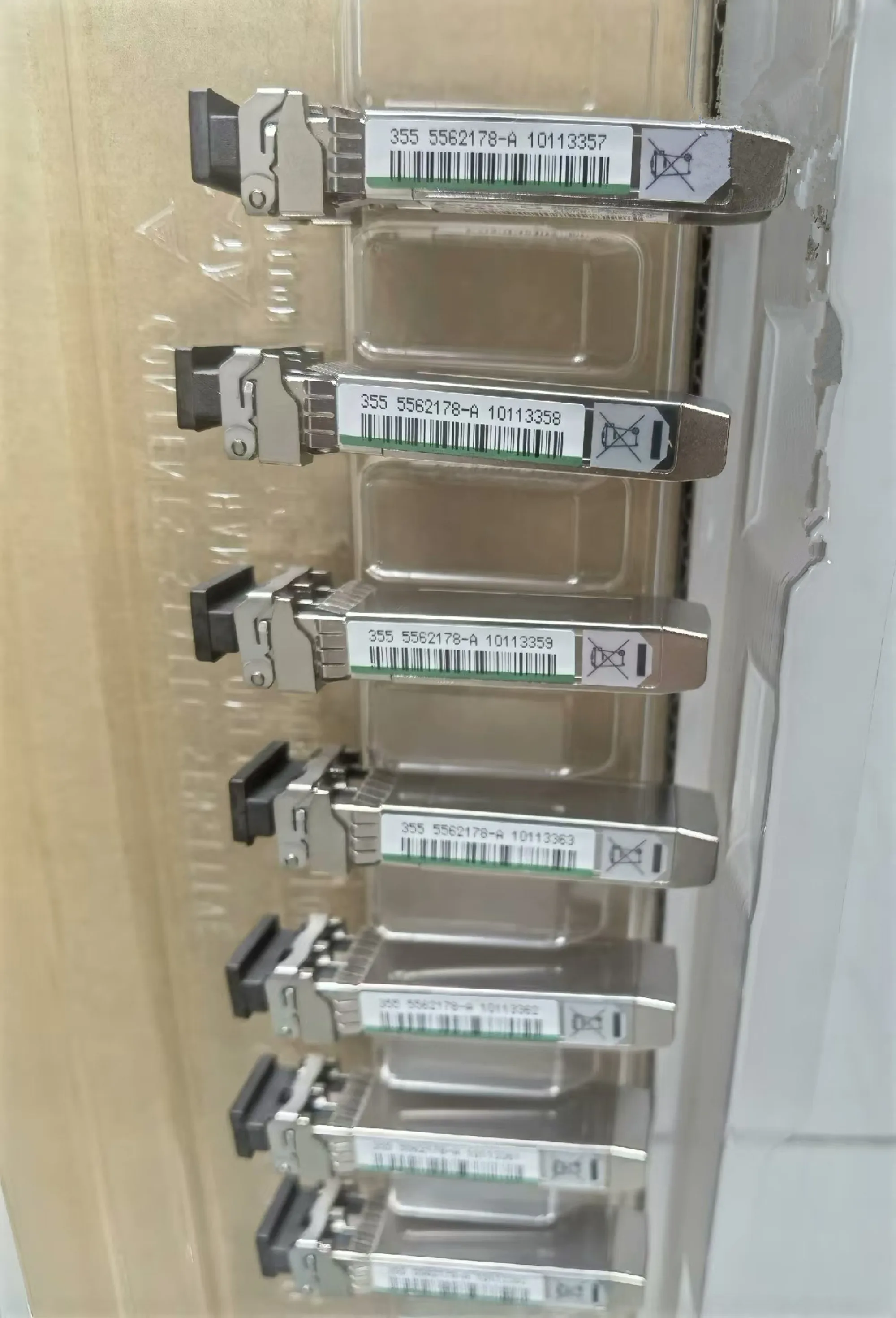 

Hitachi 32G SFP+ 717 5562178-A 00002717 SFP 32GB Storage Fiber Optical Module