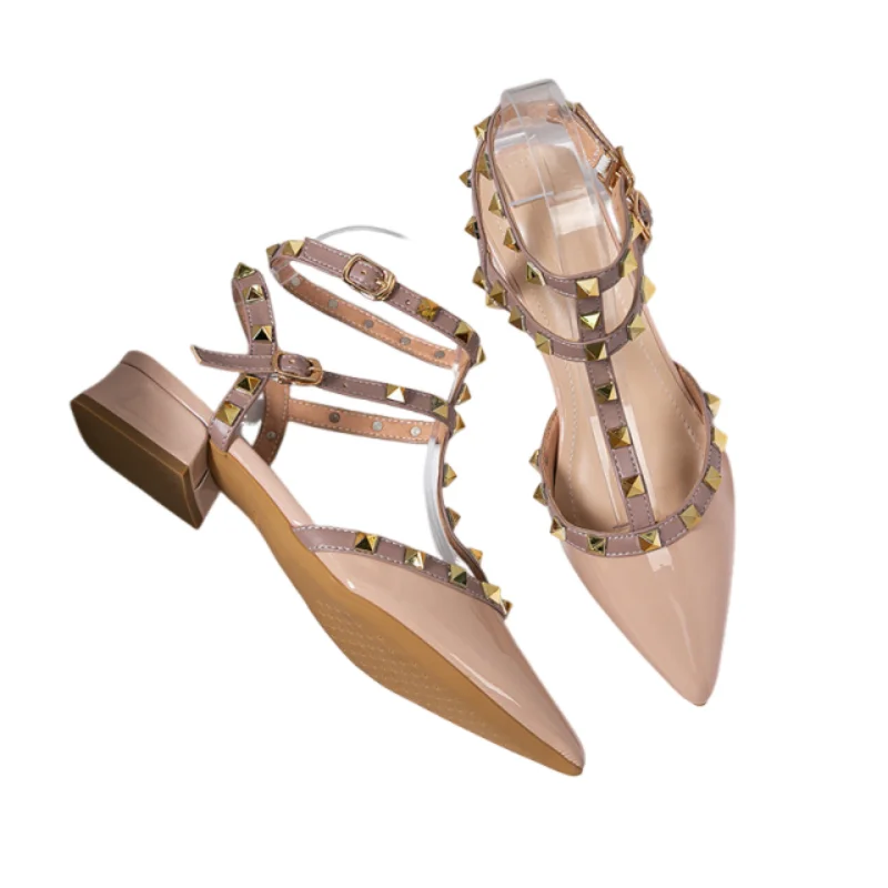 

Lady T-Strap Buckles Square Heeled Sandals Closed Toe Gold Rivets Shoes Vintage Red Black Beige Sole Wide Fitting 43-35 Tacones