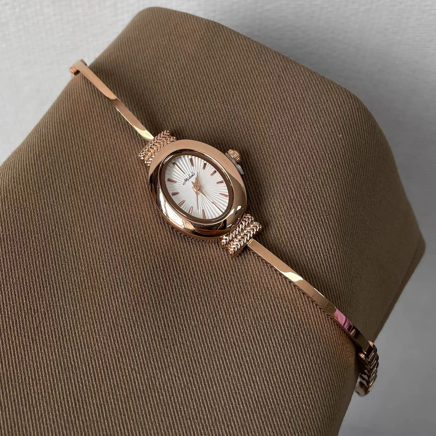 Fashion Women's Wristwatch Gold Fine Strap Bracelet Oval Dial Quartz Watches Steel Band Watch Relojes Female Clock