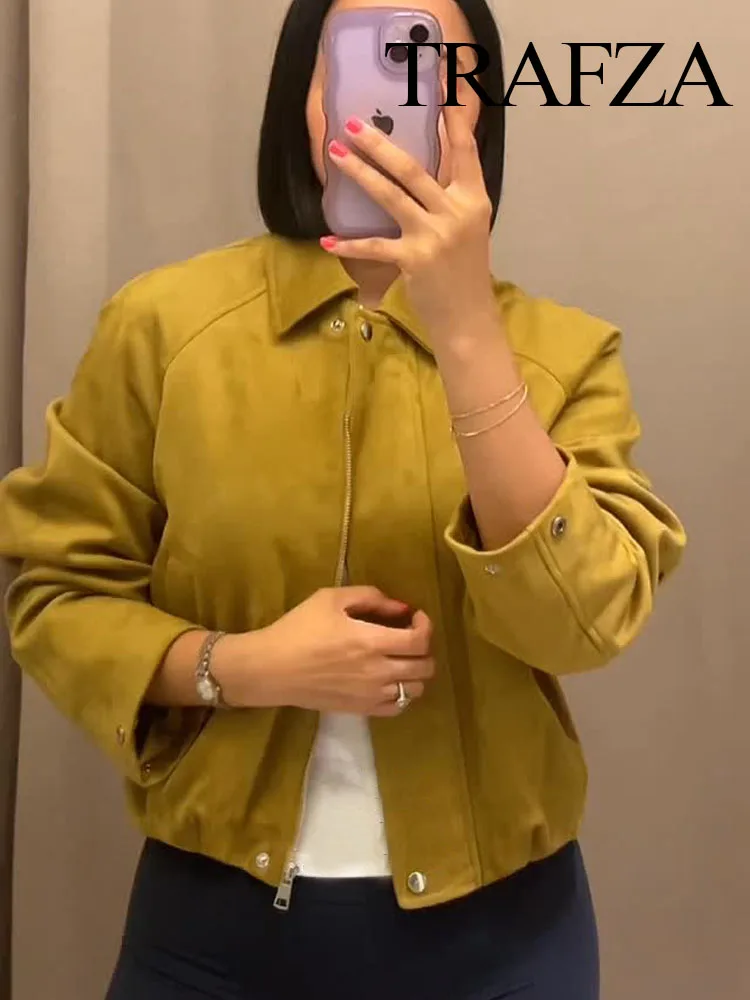 

TRAFZA Women Elegant Long Sleeves Short Jacket 2025 Autumn Woman Chic Turn-Down Collar Zipper Pocket Design High Street Coats