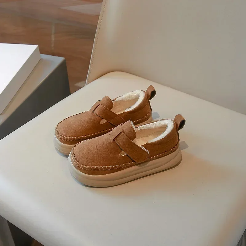 2024 nuovi bambini scarpe di cotone scarpe invernali con fondo spesso per bambini moda pelliccia calda ragazze scarpe causali all'aperto antiscivolo versatili