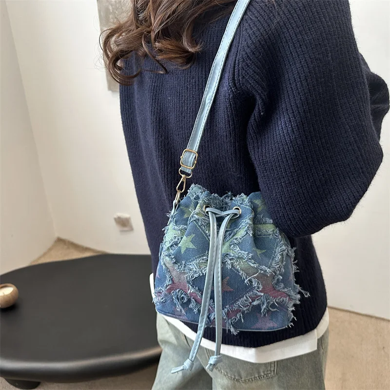 

New fashion trend retro niche foreign style single shoulder denim underarm women's bag large capacity commuter bucket bags
