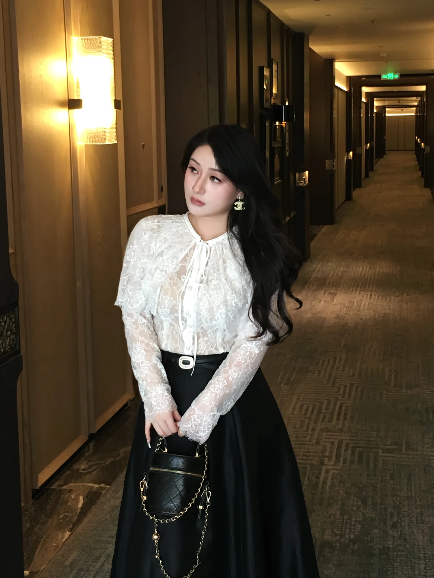 

Large Size Lace Top for plus Size Women Elegant Ladylike Style Early Autumn Casual Cotton Blend Long Sleeve Shirt