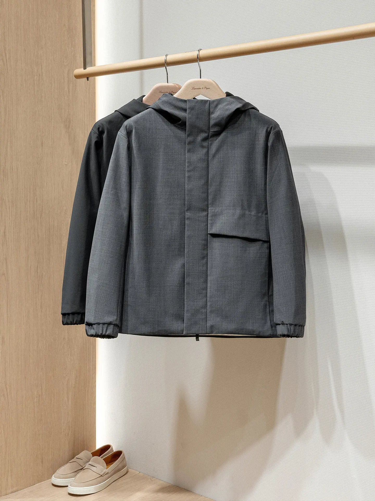 Outdoor glue-pressed jacket worsted wool brushed mid-layer E-PTFE membrane composite hooded jacket