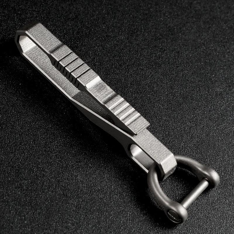 

High Quality Waist Hanging Car Keychain Creative Titanium Alloy Key Rings Simple and Fashionable Edc Tools