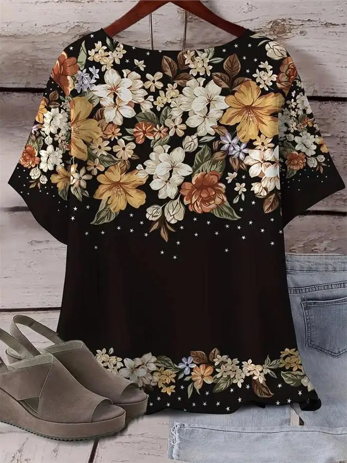 

Elegant round Neck Printed Short Sleeve Women's T-shirt City Walk Cotton Blend PVC Fabric Waterproof Plant Floral Design