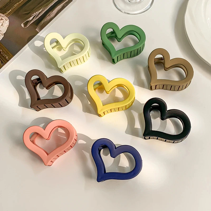 

New Love Heart Grip Clips Simple Frosted Grab Hair Clip Women Small Matte Nonslip Gripping Spoon Hairpin Girls Hair Accessories