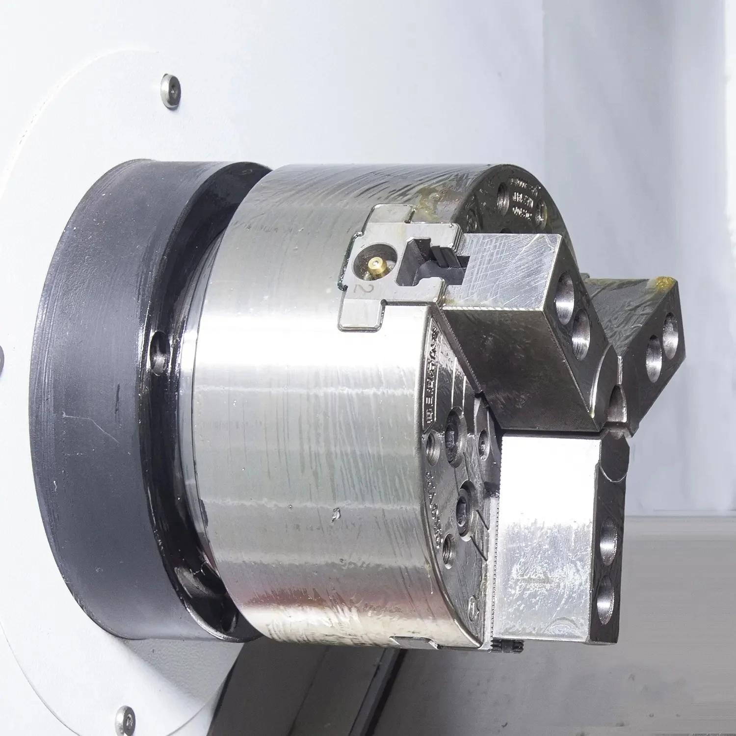 أداة آلة مخرطة CNC أوتوماتيكية عالية الدقة CK6132 أفقية 220 فولت سيمنز GSK سرير مسطح حاجز توجيه صلب يتضمن Tailstock