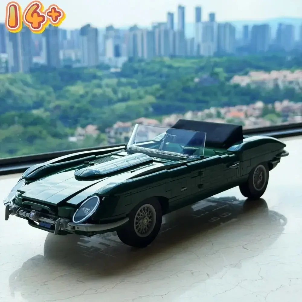 For Car Lovers 1673Pcs Vintage Green Convertible Sports Car Building Block Set Classic Retro Vehicle Display Model