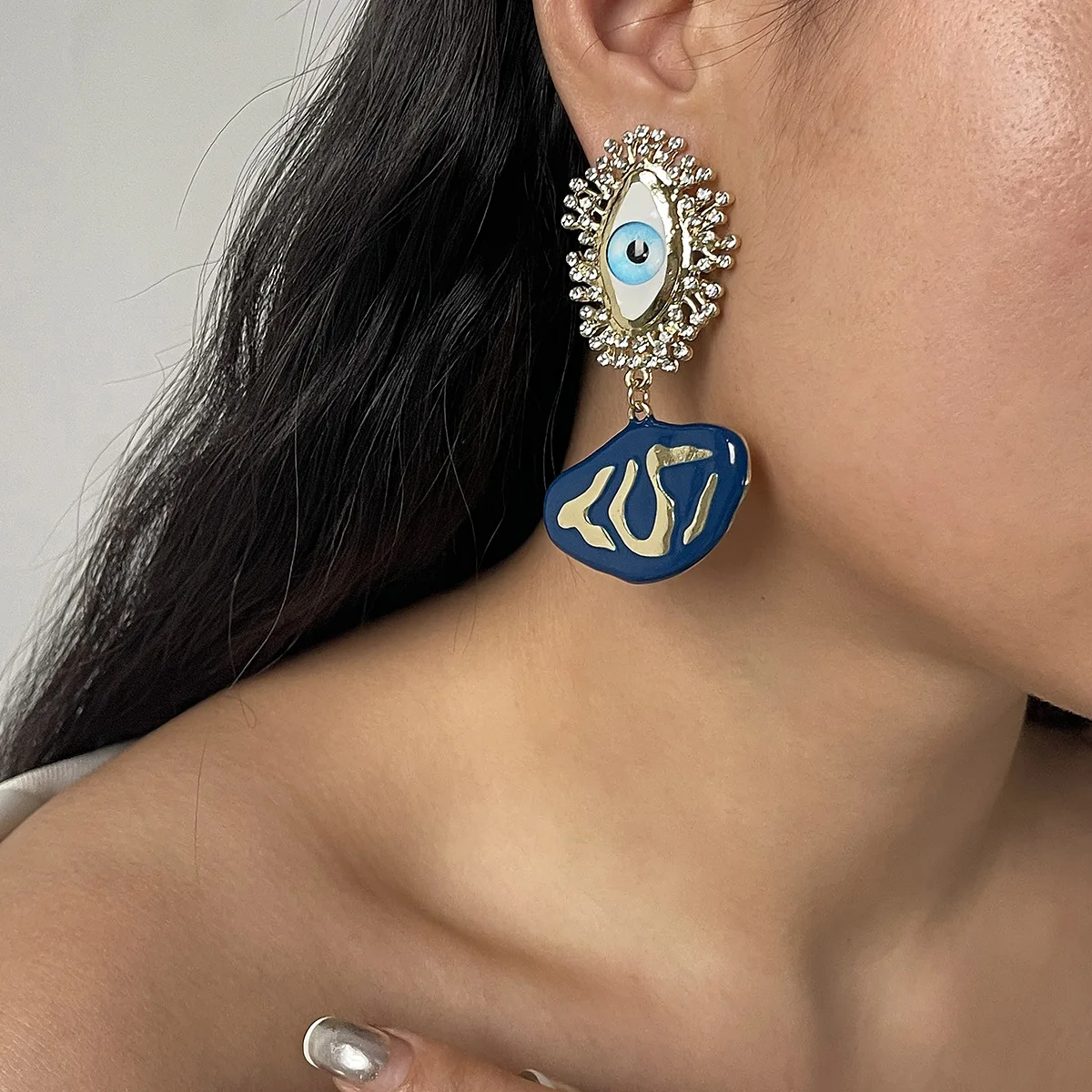 13344 Chinese ancient style art abstract personality oil drip earrings catwalk temperament fashion eye diamond earrings