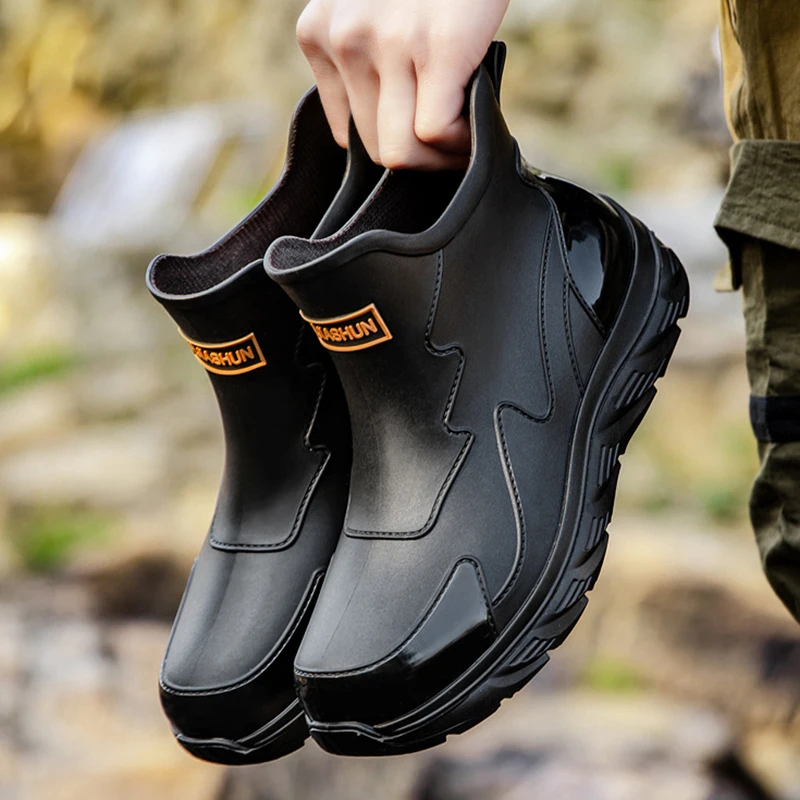 Men Short Tube Waterproof Anti-Slip Rain Boots Summer Style Construction Site Shoes PVC Material Seamless One-Piece Slip-On Boot