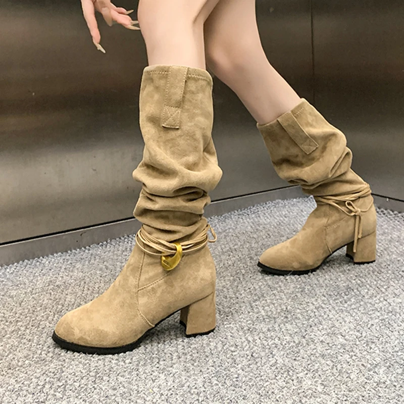 

Дизайнерские женские высокие сапоги на высоком каблуке, замшевые туфли на массивном каблуке, модные модельные туфли-лодочки, новые зимние сапоги 2025 года, новые сапоги до колена Femme Botas