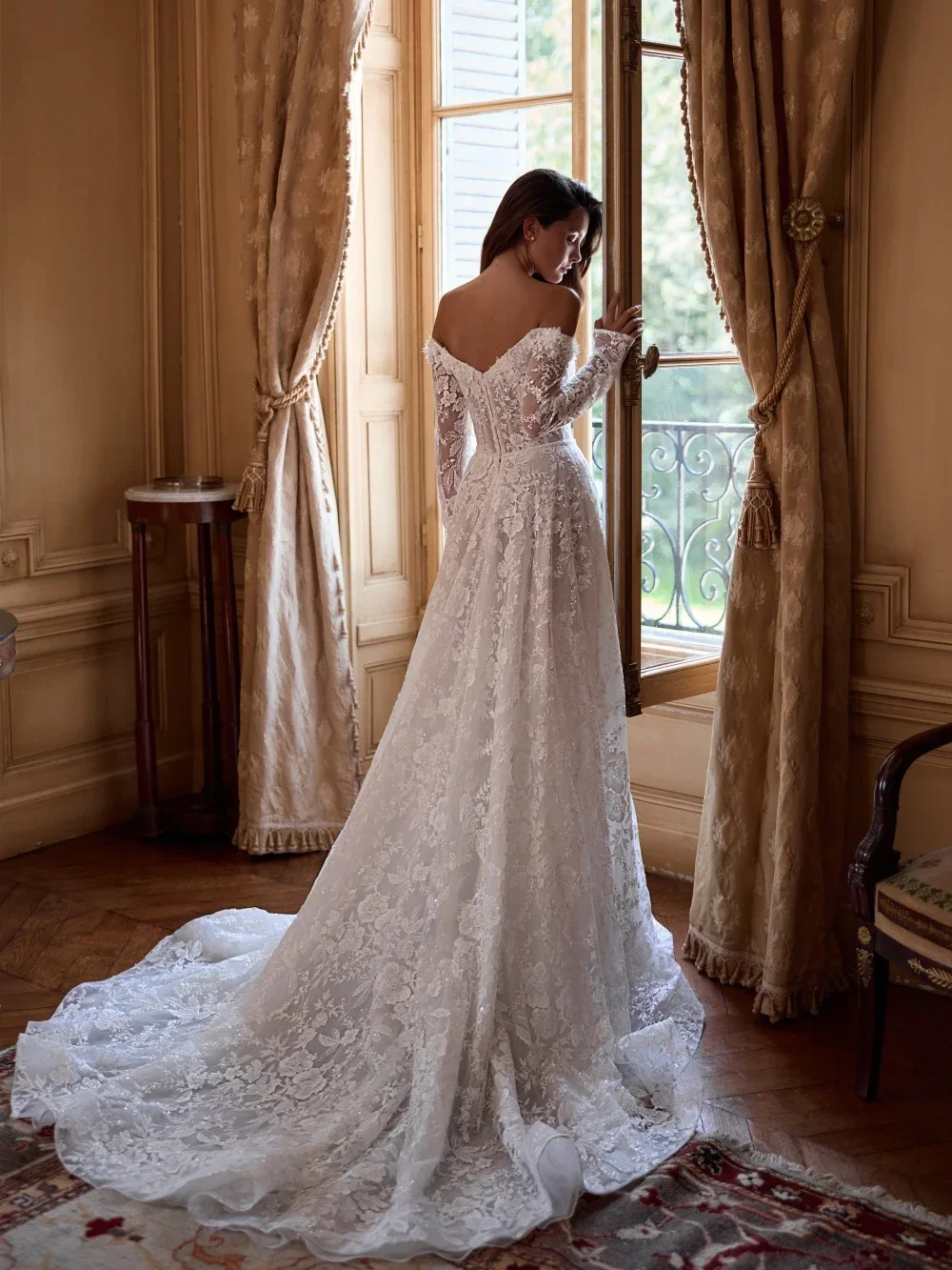 فساتين زفاف VeraNova الفاخرة المخصصة، دانتيل لامع مزين برقبة على شكل قلب، فستان زفاف بدون أكتاف للعروس