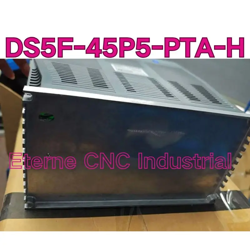 

Новый драйвер DS5F-45P5-PTA-H мощностью 5,5 кВт, быстрая доставка