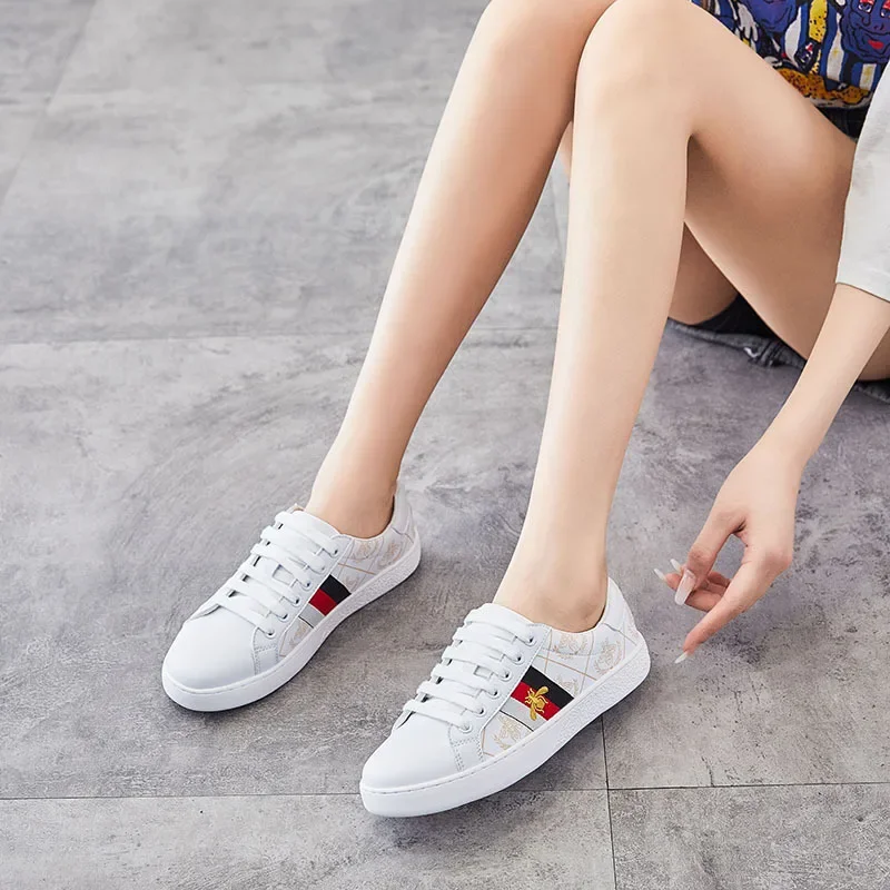 Spring European station new women's board shoes trend versatile small white shoes casual fashion soft bottom women's shoes