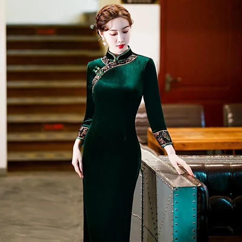 New Golden Velvet Long Cheongsam Red Dress Tang Suit Dress Improved Chinese Style High-quality Women's Party Dresses 4XL