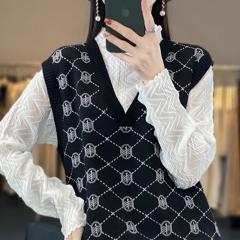 2023 new 100% pure wool vest V-neck loose all matching thin jacquard embroidery pattern vest outside the female