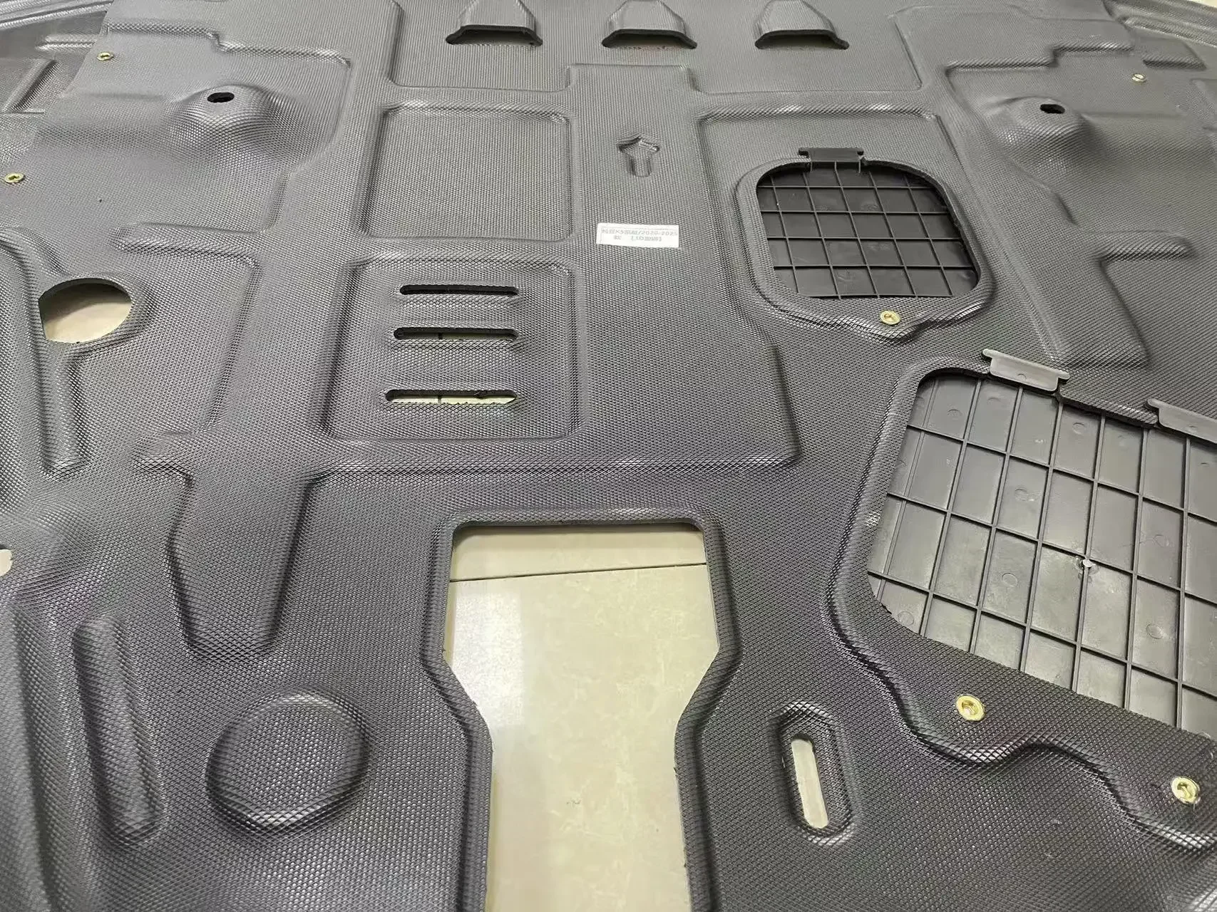 สําหรับKIA K5 2020-2025 สีดําภายใต้Engine Guardแผ่นSplash ShieldโคลนFender Cover Mudguard Protector