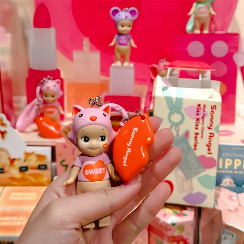 

2025 New Sonny Angel Valentine Day Limited KissKiss Series Whole Box Of 6pcs Blind Box Hand Model Key Chain Fan Collection Gifts