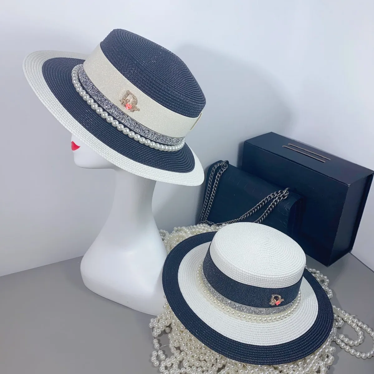 chapeau-de-paille-a-dessus-plat-pour-femmes-pare-soleil-a-la-mode-avec-bordure-de-perles-pour-voyage-d'ete-polyvalent-tendance-cool-decoration-de-lettres