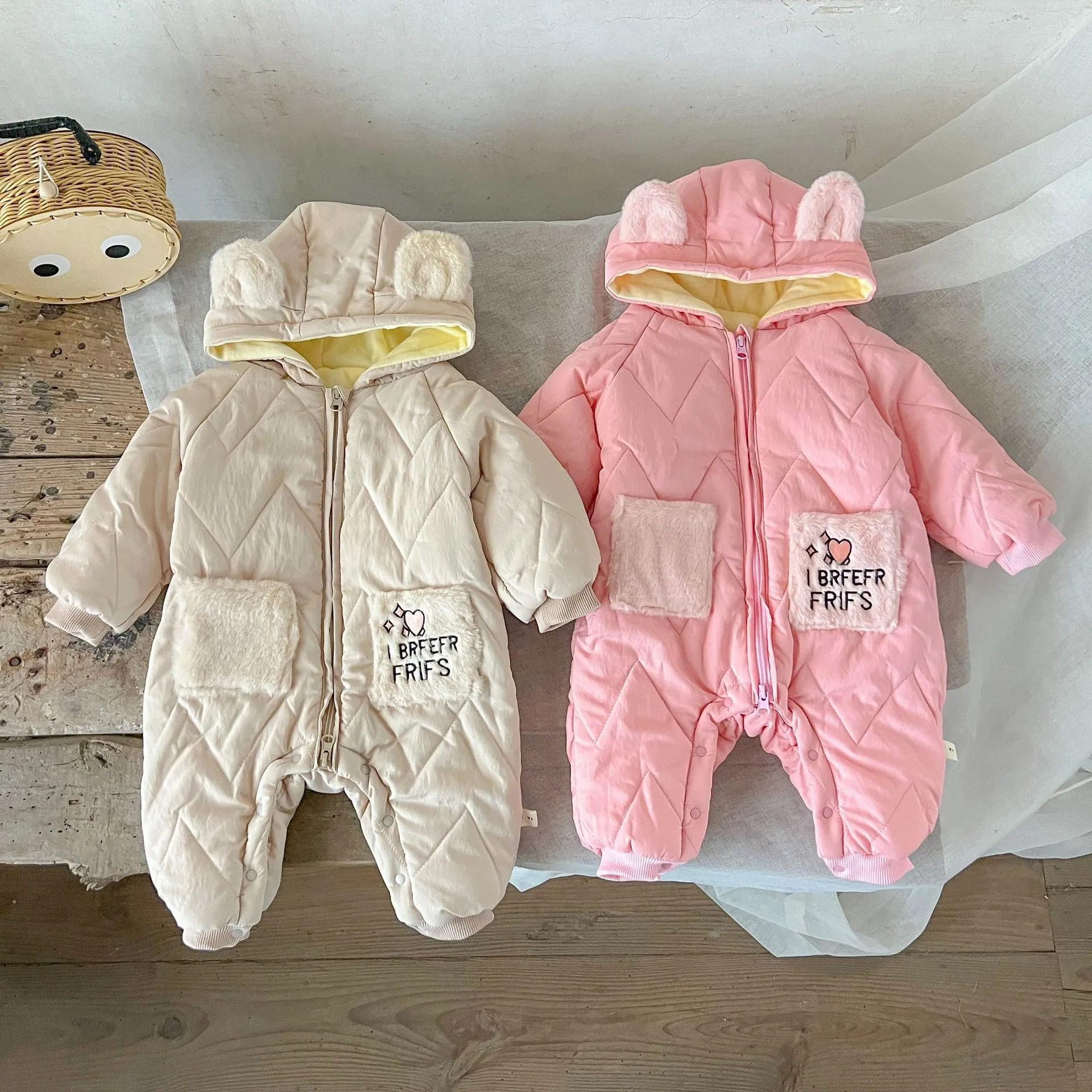 2026 Winter New Baby Girl Warm Hooded Romper Cute Newborn Plus Velvet Thick Jumpsuit Infant Girl Winter Warm Fleece Clothes