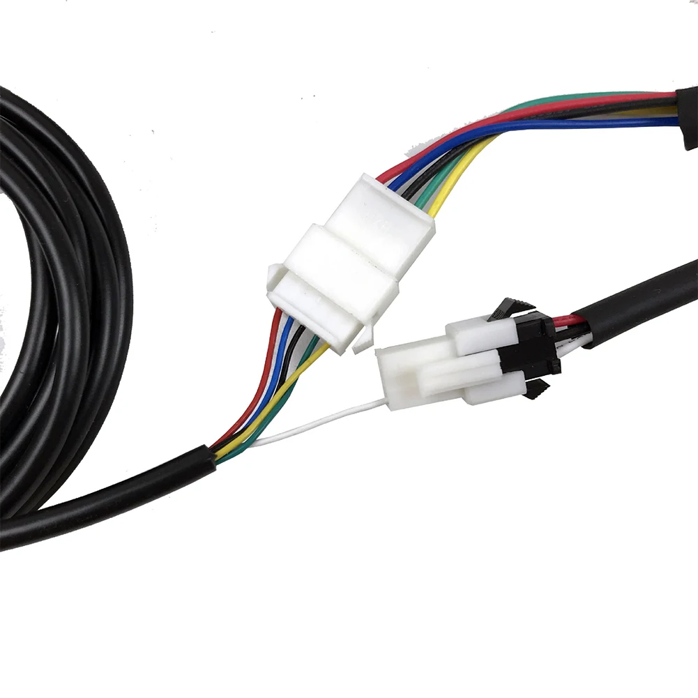 

Приборная панель для дооснащения с кабелем 180 см, автоматической идентификацией, черная, с функцией усиления, для ночной езды, пластик