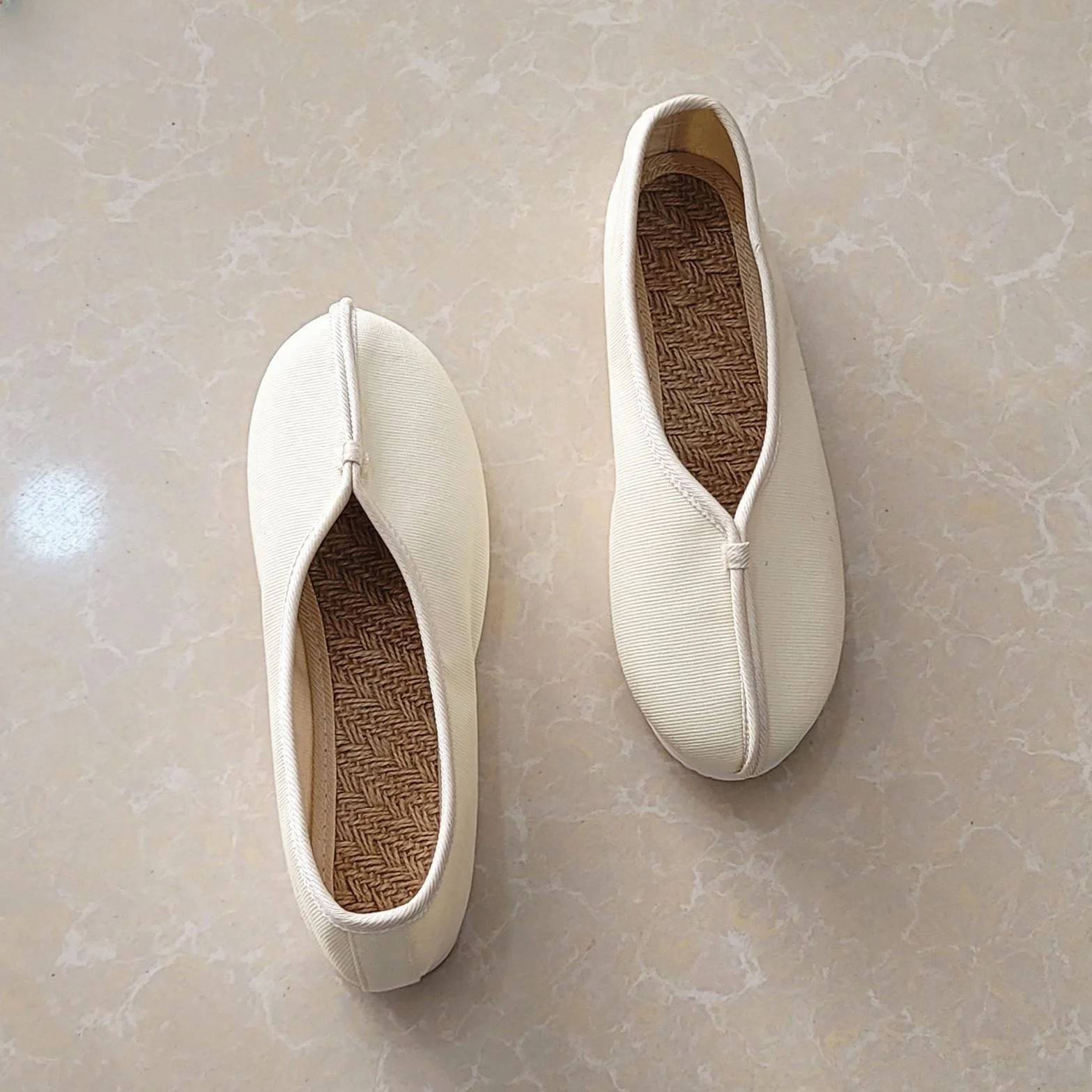 

Однотонные женские туфли в стиле Ханьфу, вдохновленные древними пекинскими традициями, для чайной церемонии, ретро-стиль, бренд Kiapurden, обувь в национальном стиле