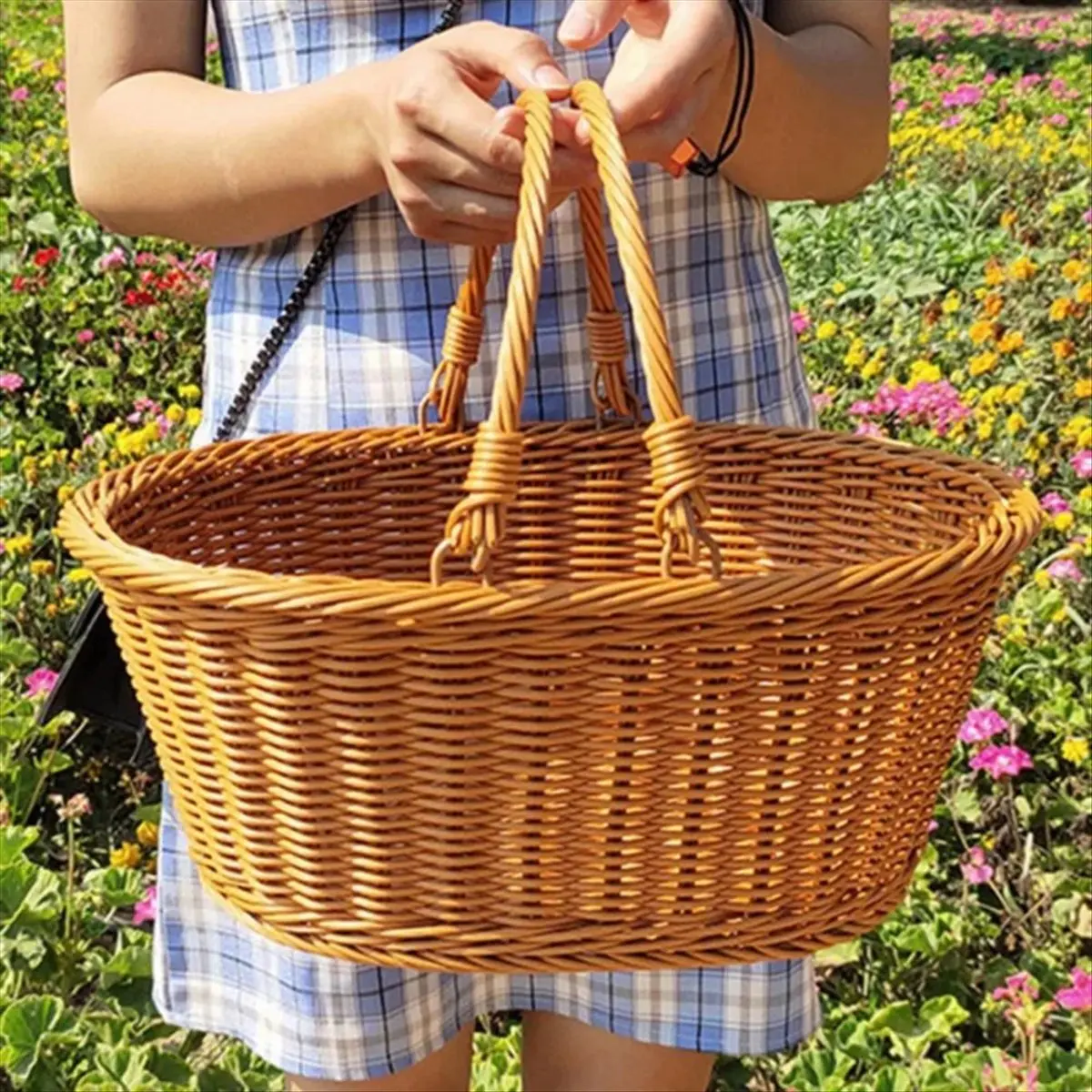 ●Handmade Imitation Rattan Picnic Basket with Handle Camping Picnic Willow Weaving Storage Hamper Outdoor Fruit Holder