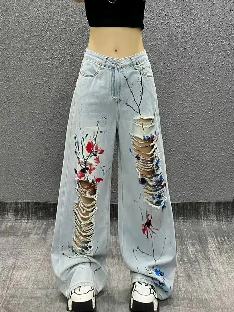 Рисунок 4 - Рваные повседневные джинсы с полым принтом