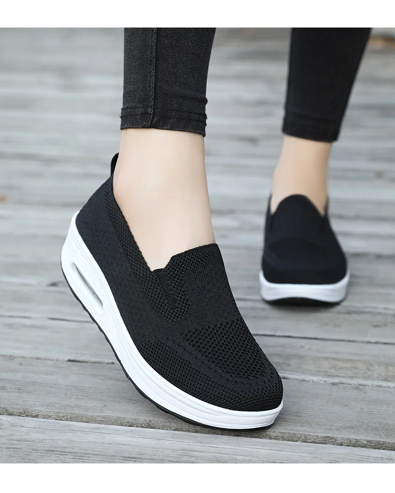 2024 Spring New Women's Shoes One Step Shake Shoes Thick Sole Air Cushioned Casual Shoes