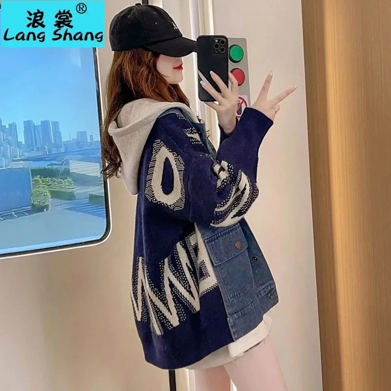 

2022 Autumn New Western Style Design Sense Niche Stitching Denim Fake Two-Piece Sweater Cardigan Women Mid-Length Loose Coat